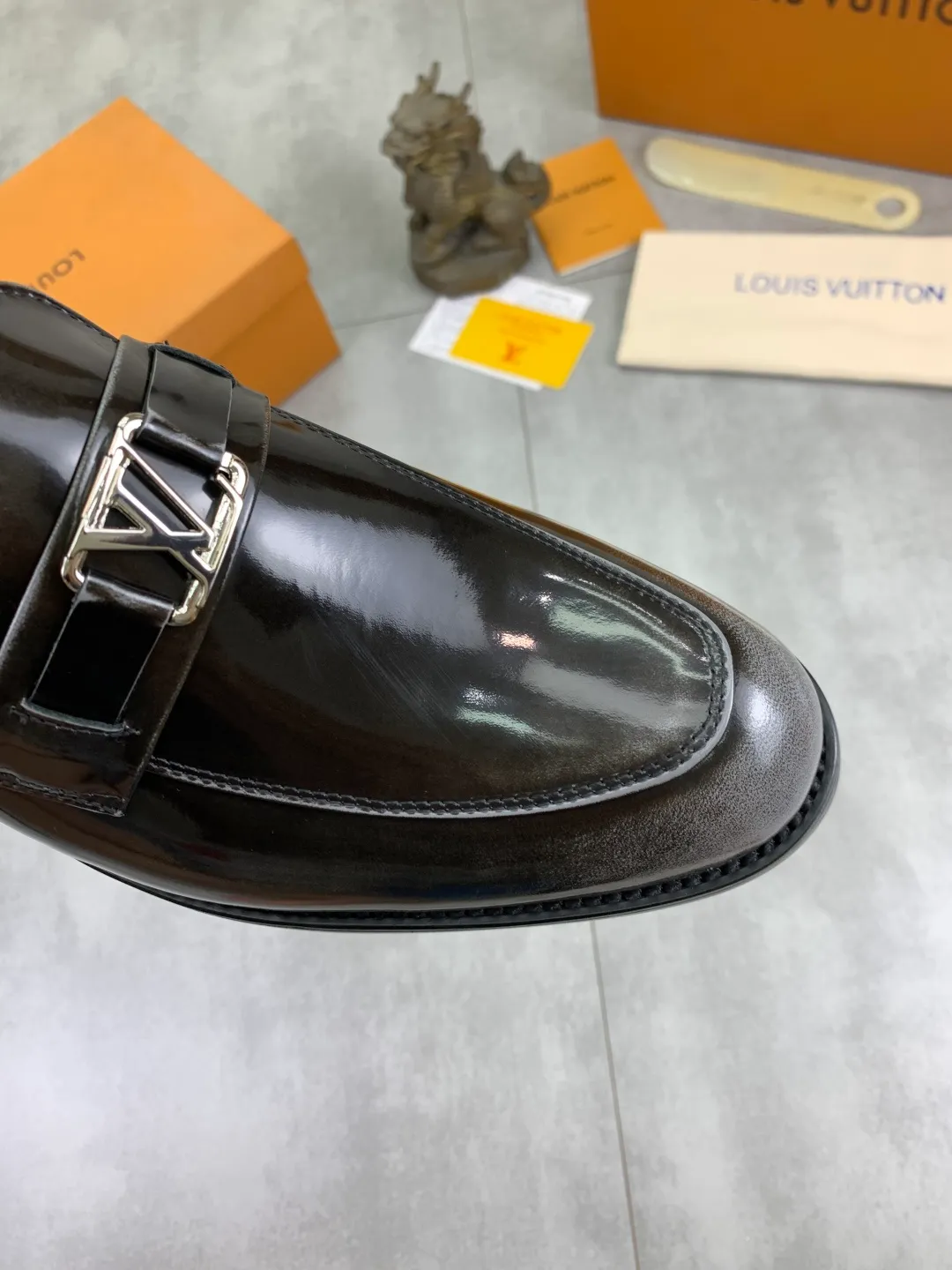 Men's shoes 💰P460💰[New model] Water-dyed cow lining 🆘 LV Louis Vuitton business leather shoes, made of original imported Italian 🇮🇹 calfskin, full cowhide lining, carefully handmade by professional shoemakers, the original version is specially designed for wear-resistant outsole. Standard code: 39-45 5️⃣color🉑️select
